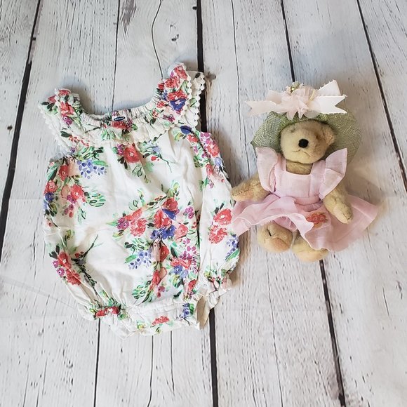 GAP Other - 5/$25 Sale- GAP Floral Onesie